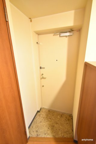 アスール江坂3rd 仲介手数料無料の玄関