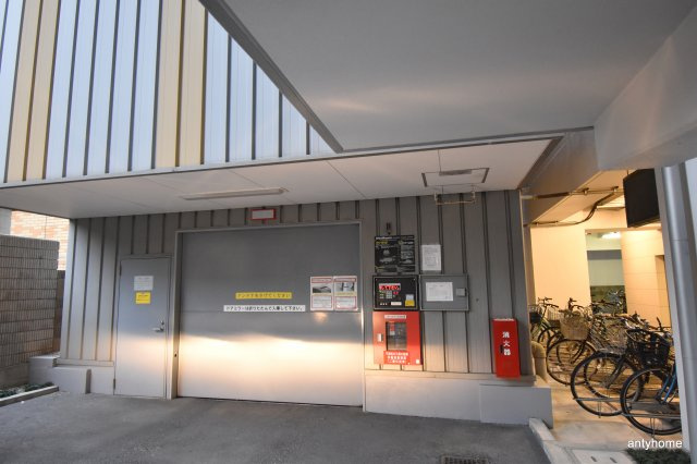 アスール江坂3rd 仲介手数料無料の駐車場