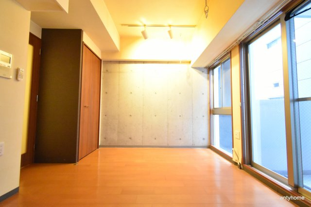 アスール江坂3rd 仲介手数料無料の玄関