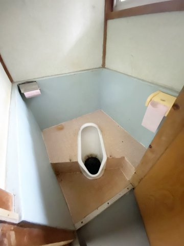 【トイレ】 | 里上アパート | ※同物件、別のお部屋の写真です