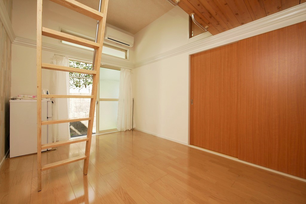 パレス戸坂桜東町の居間・リビング|パレス戸坂桜東町　105号