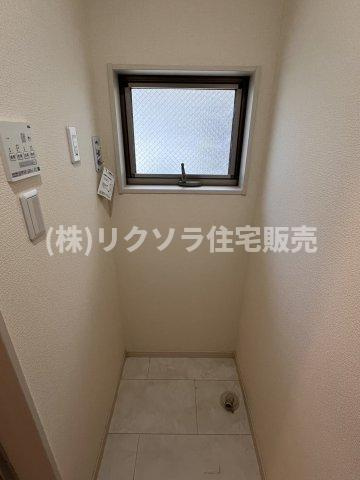 長栄寺町　一戸建てのランドリースペース|洗濯機置場　ドラム式も設置可能
■物件内覧・資金計画相談・住宅ローン相談、リフォーム相談、お問合せ受付中■
※当日・翌日のご内覧、ご相談はお電話でのお問合せがスムーズです！