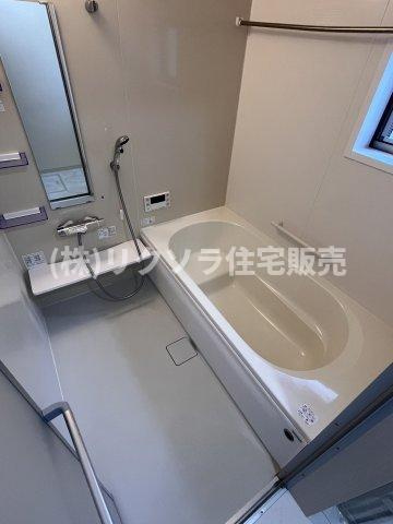 長栄寺町　一戸建ての浴室|浴室　一坪タイプ
■物件内覧・資金計画相談・住宅ローン相談、リフォーム相談、お問合せ受付中■
※当日・翌日のご内覧、ご相談はお電話でのお問合せがスムーズです！