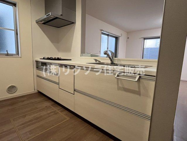 長栄寺町　一戸建てのキッチン|カウンターキッチン
■物件内覧・資金計画相談・住宅ローン相談、リフォーム相談、お問合せ受付中■
※当日・翌日のご内覧、ご相談はお電話でのお問合せがスムーズです！