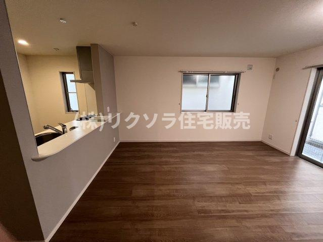 長栄寺町　一戸建ての居間・リビング|LDK18.0帖
■物件内覧・資金計画相談・住宅ローン相談、リフォーム相談、お問合せ受付中■
※当日・翌日のご内覧、ご相談はお電話でのお問合せがスムーズです！