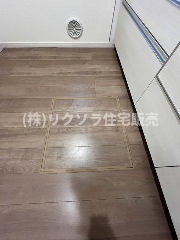 長栄寺町　一戸建ての収納|床下収納
■物件内覧・資金計画相談・住宅ローン相談、リフォーム相談、お問合せ受付中■
※当日・翌日のご内覧、ご相談はお電話でのお問合せがスムーズです！