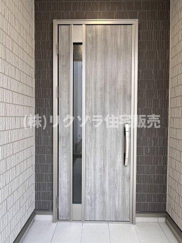 長栄寺町　一戸建ての玄関|玄関ドア
■物件内覧・資金計画相談・住宅ローン相談、リフォーム相談、お問合せ受付中■
※当日・翌日のご内覧、ご相談はお電話でのお問合せがスムーズです！