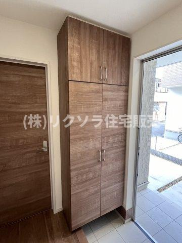 長栄寺町　一戸建ての収納|玄関収納
■物件内覧・資金計画相談・住宅ローン相談、リフォーム相談、お問合せ受付中■
※当日・翌日のご内覧、ご相談はお電話でのお問合せがスムーズです！