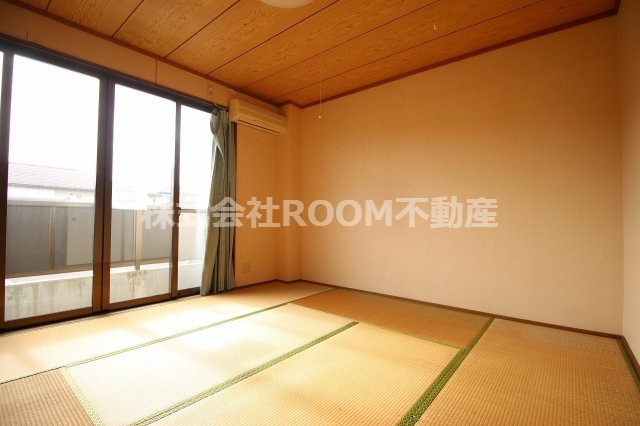 ロイヤル早鈴の和室|フローリングだけでなく、和室もあります