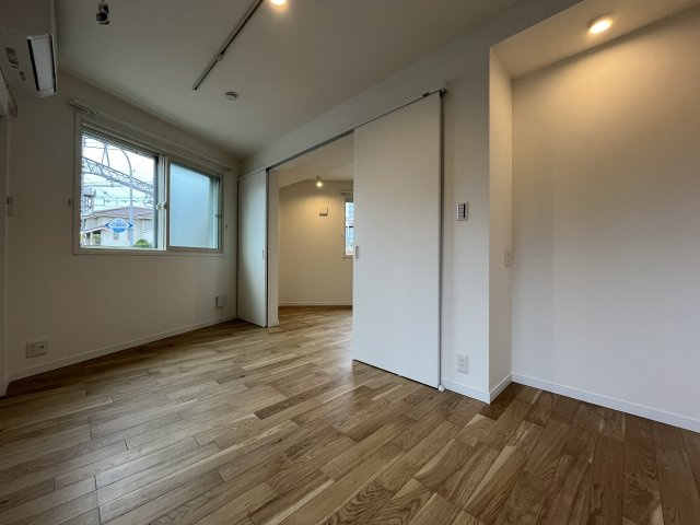 ベイホーム市川の洋室
