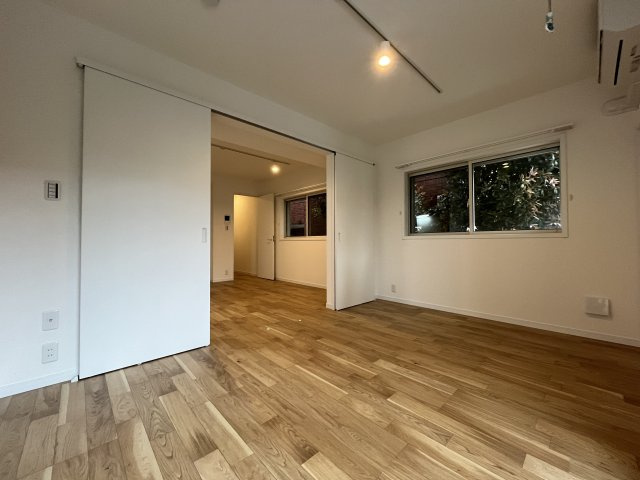 ベイホーム市川の洋室