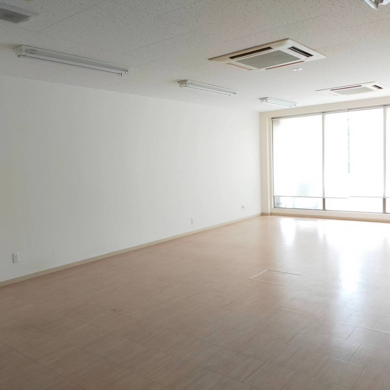 湖南市菩提寺西１丁目の店舗事務所の内装|内装は落ち着いています