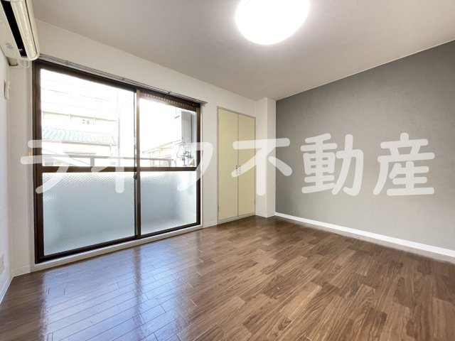 エスタイル小阪の居間・リビング|使いやすい居間です