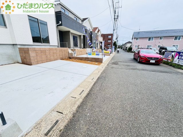 桶川市坂田東　第3　新築一戸建て　ハートフルタウン　Gの前面道路含む現地写真|前面道路6ｍ！
車の出し入れも簡単にできます