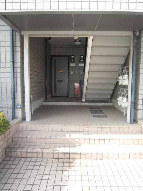 ローレルコート弐番館のエントランス