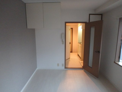 【居間・リビング】 | クリスタルカーサⅡ | こちらの居間で趣味の時間をお楽しみください