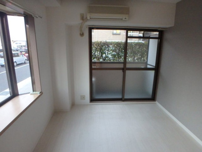 【内装】 | クリスタルカーサⅡ | 開放的なお部屋です