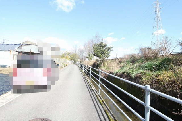 一ツ橋　4号地　建築条件付　売土地　（全6区画）の前面道路含む現地写真