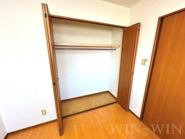 ブロードタウン神野 Ⅱ Bの収納