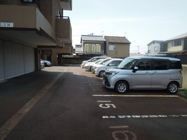 アパガーデンコート城東(投資)の駐車場