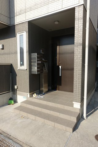 フェリオ鳴尾のエントランス