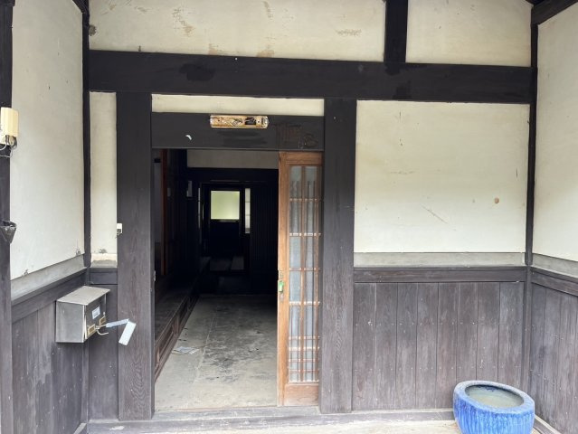 丹波市戸建の玄関