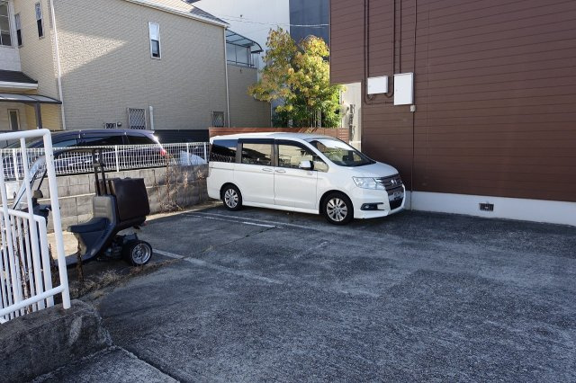 パールハイツの駐車場