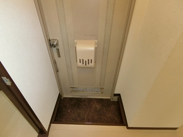 パールハイツの玄関