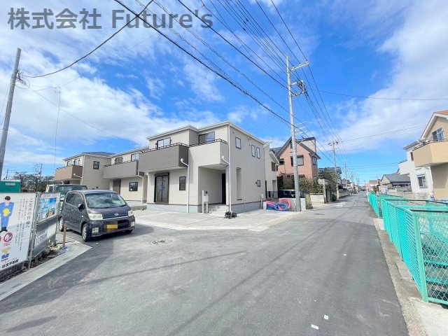 三郷市上口1丁目　新築戸建　全5棟　4号棟の前面道路含む現地写真|前面道路含む現地写真です。