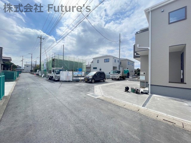 三郷市上口1丁目　新築戸建　全5棟　4号棟の前面道路含む現地写真|前面道路含む現地写真です。