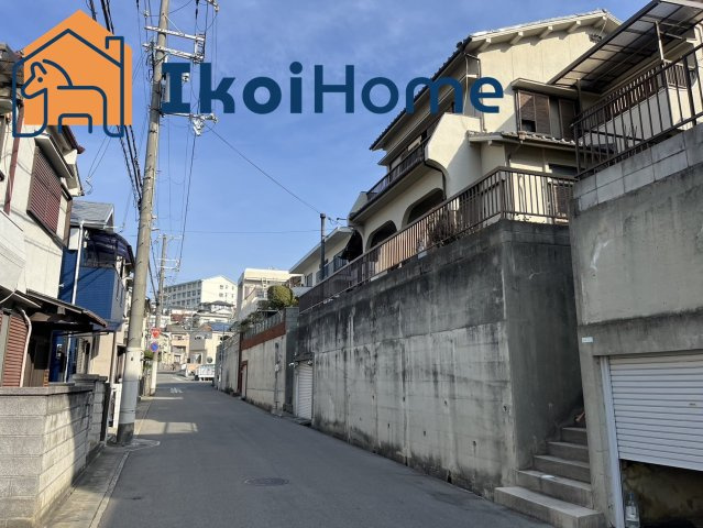 明石市東朝霧丘　古家付　土地の参考プラン|●資料・カタログのご請求無料●現地見学可能●最寄りのバス停までは徒歩2分となっており、6分で明石駅にも到着するので通勤や通学、お出かけの際に便利な立地となっています。