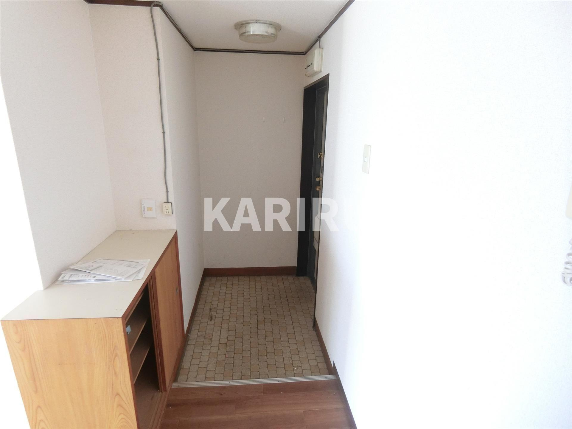 シャンボール鶴見の玄関