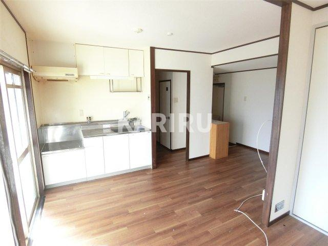 シャンボール鶴見の居間・リビング