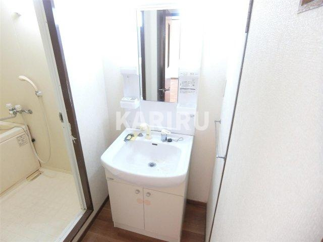 シャンボール鶴見の洗面所