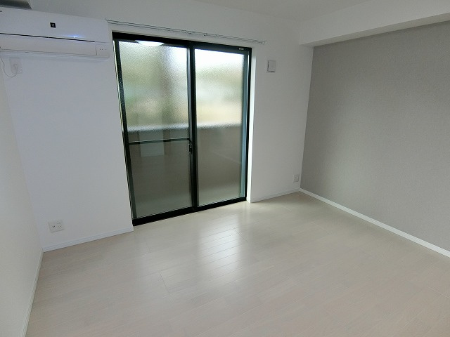 ドエル小松SOUTHの居間・リビング