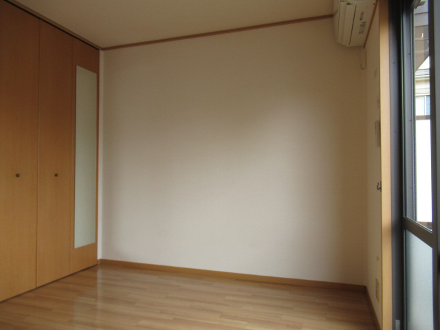 ハイネス野添南の寝室