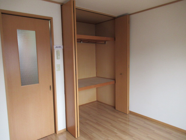 ハイネス野添南の収納