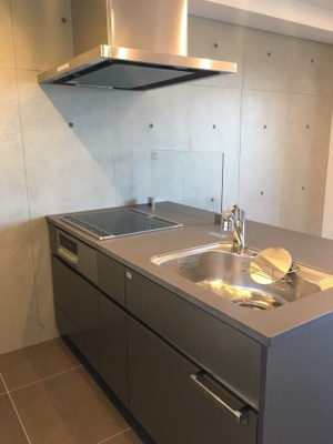 【キッチン】 | Ropponmatsu View Apartment | 別号室の写真になります。現況優先。