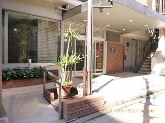 【エントランス】