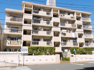 【外観】 | 陽当り良好、南向き。