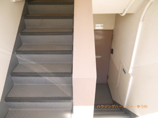【その他共用部分】 | 階段部分も大変キレイです。