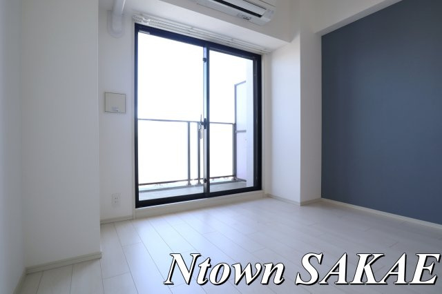 【居間・リビング】 | S-RESIDENCE平安通 | こちらのリビングで趣味の時間をお楽しみください