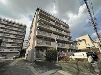 【外観】 | マンション向陽台A棟＜仲介手数料無料＞ | おしゃれな外観です