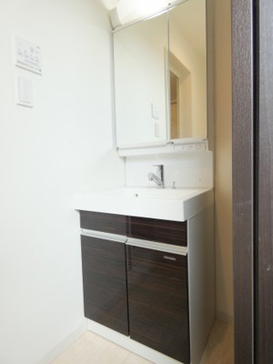 【洗面所】 | GRANDTIC GREEN 千代(グランティックグリーンチヨ) | 同シリーズの別物件の写真です。現状優先