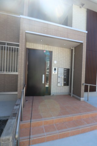 メゾン アイリスのエントランス