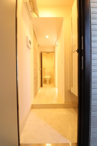 メゾン アイリスの玄関