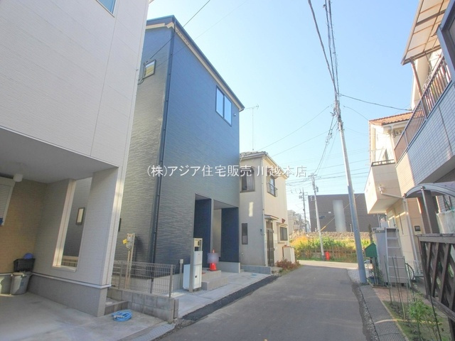 川越市藤間23-1期　新築戸建の前面道路含む現地写真|北西側 4.0ｍ私道
