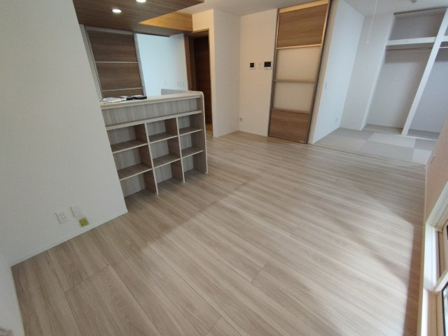 トリシア江坂の居間・リビング