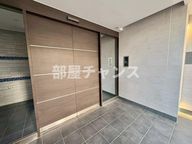 グレーシアコート金山のエントランス