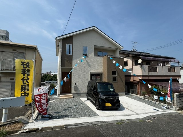 ーBloomーブルームー小倉北区板櫃町　【小倉北区　新築戸建て】の外観|交通量も少ないのでゆっくり駐車できます♪　【小倉北区　新築戸建て】